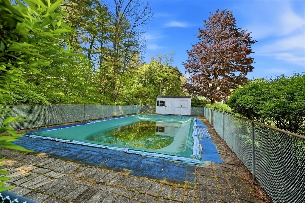 Photo of 1303 Plumtree Rd