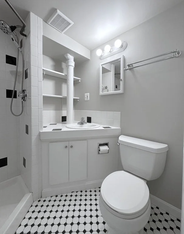 Photo of 6 Oak St