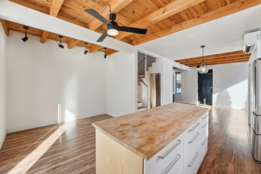Photo of 2 Juniper St