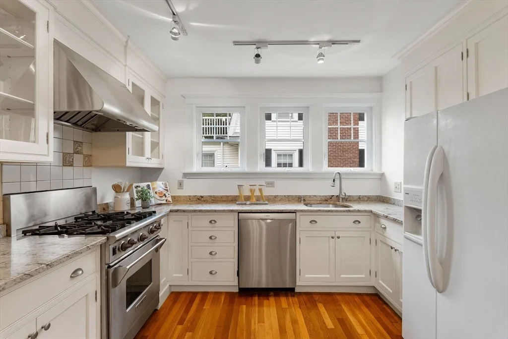 Photo of 855 Commonwealth Ave