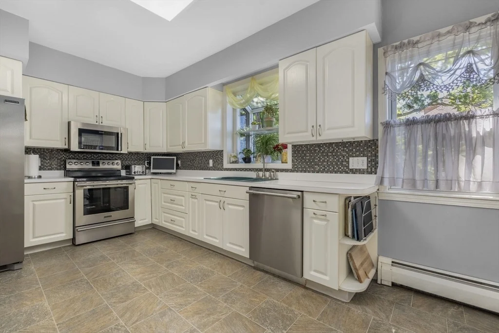 Photo of 956 Maple St