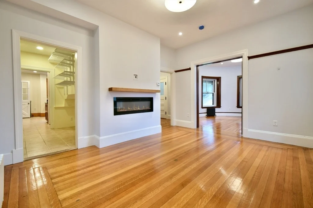 Photo of 141 Beacon St