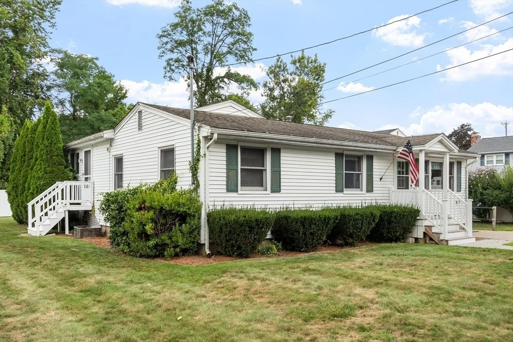Photo of 170 Townsend Ave