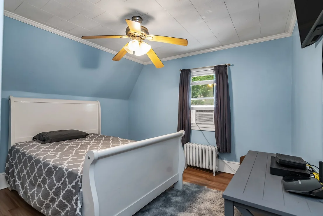 Photo of 100 Clover St