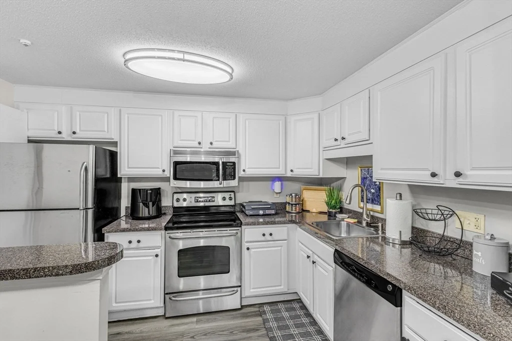 Photo of Unit K at 21 Pine St