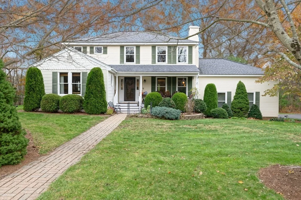 Photo of 6 Rainbow Dr