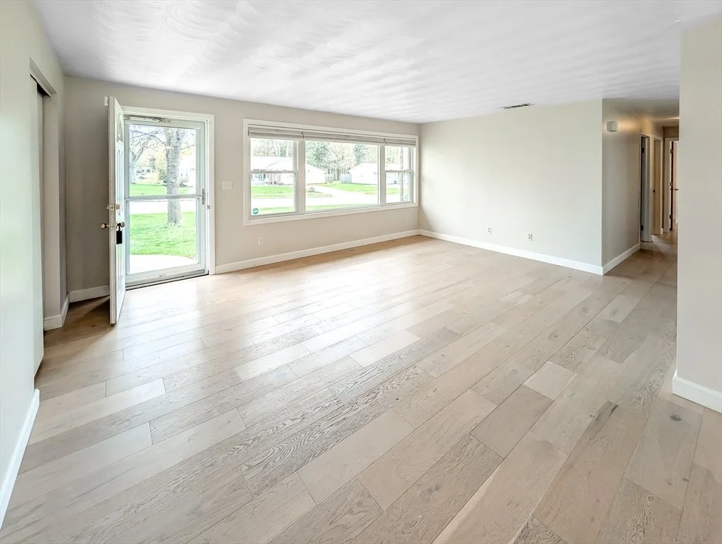 Photo of 14 Myrna Rd