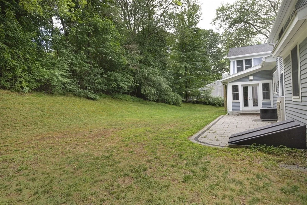 Photo of 18 Crestview Dr
