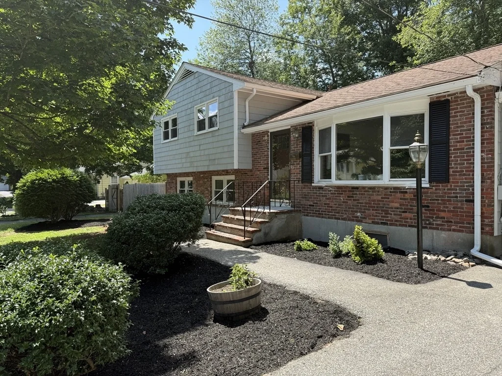 Photo of 35 Rustic Dr