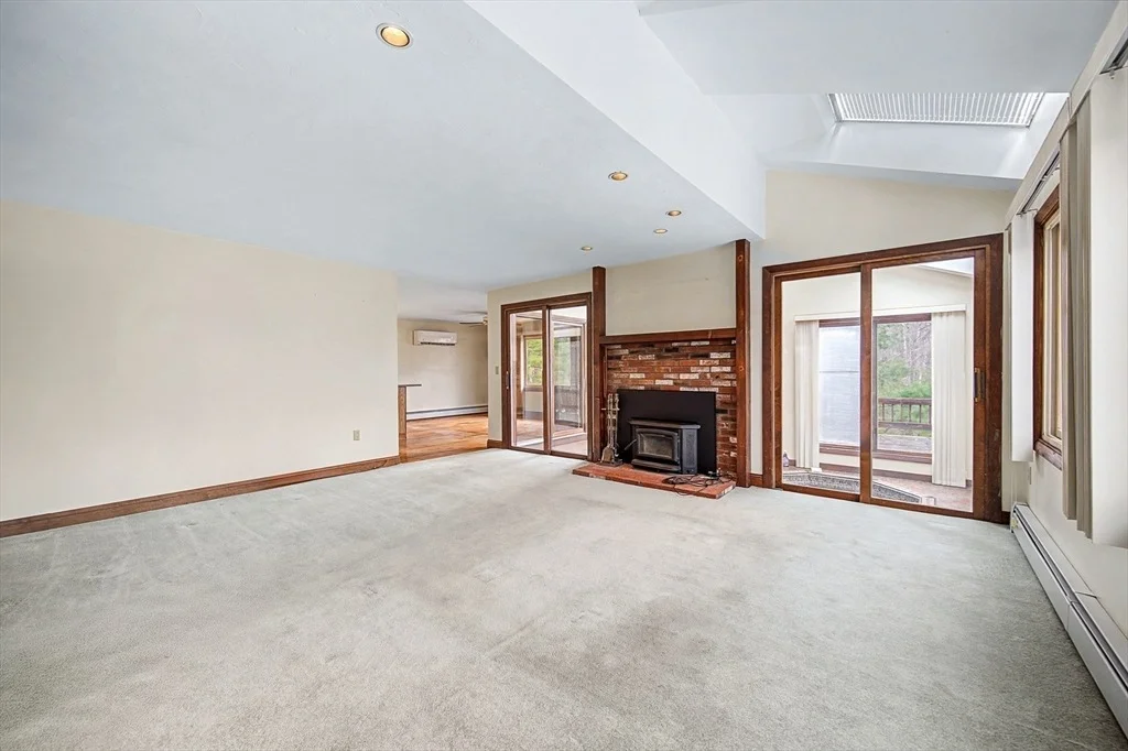 Photo of 215 North St