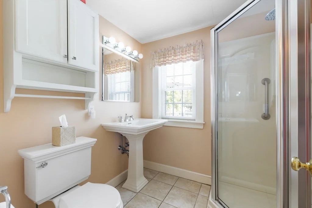 Photo of 42 Hawthorn Ave