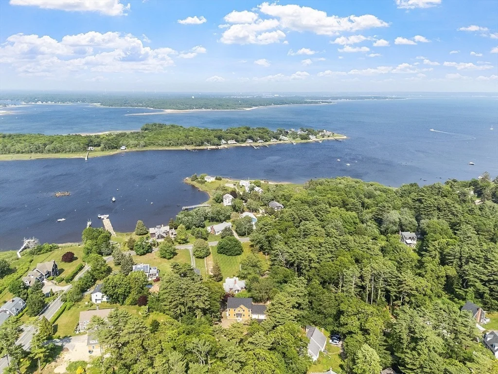 Photo of 383 Delano Rd
