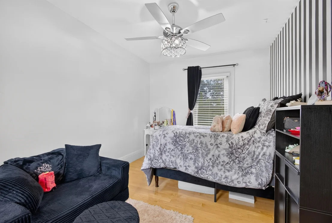 Photo of 141 Chestnut St