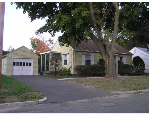 Photo of 130 Roosevelt Ave