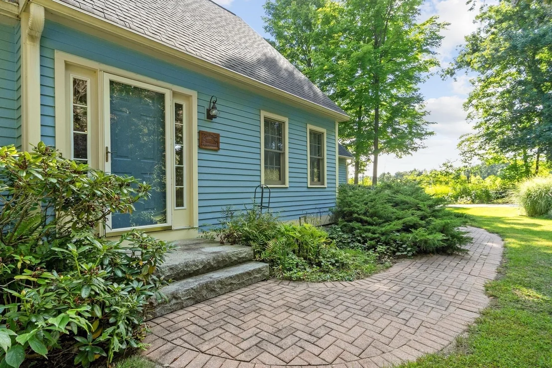Photo of 144 N Row Rd