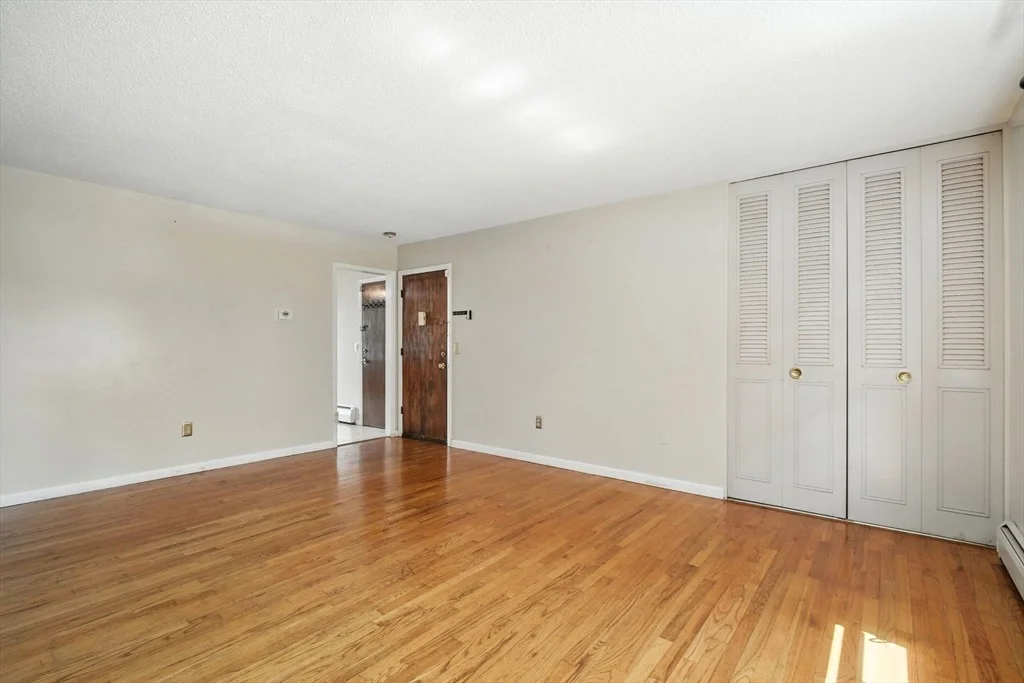 Photo of Unit D at 48 Colonial Cir