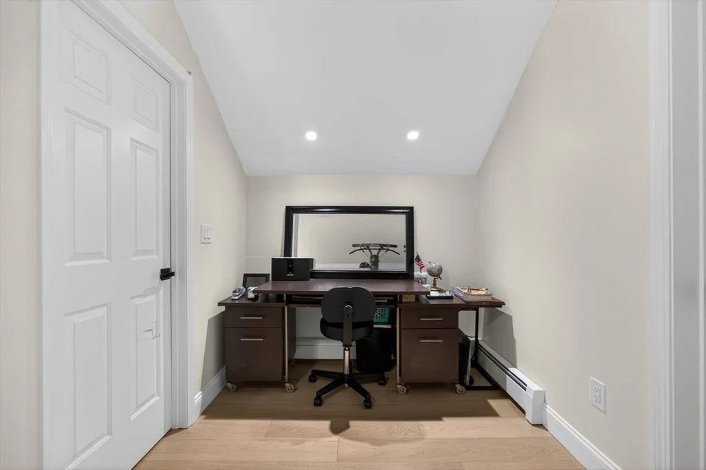Photo of 43 Mohawk Dr