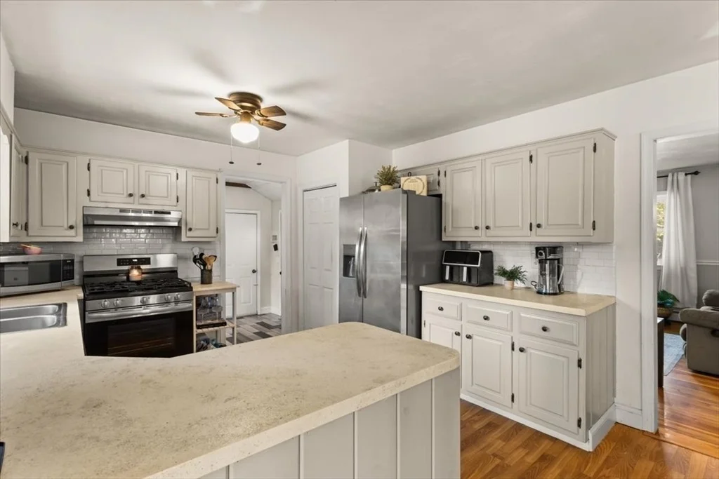 Photo of 16 Green Meadow Dr