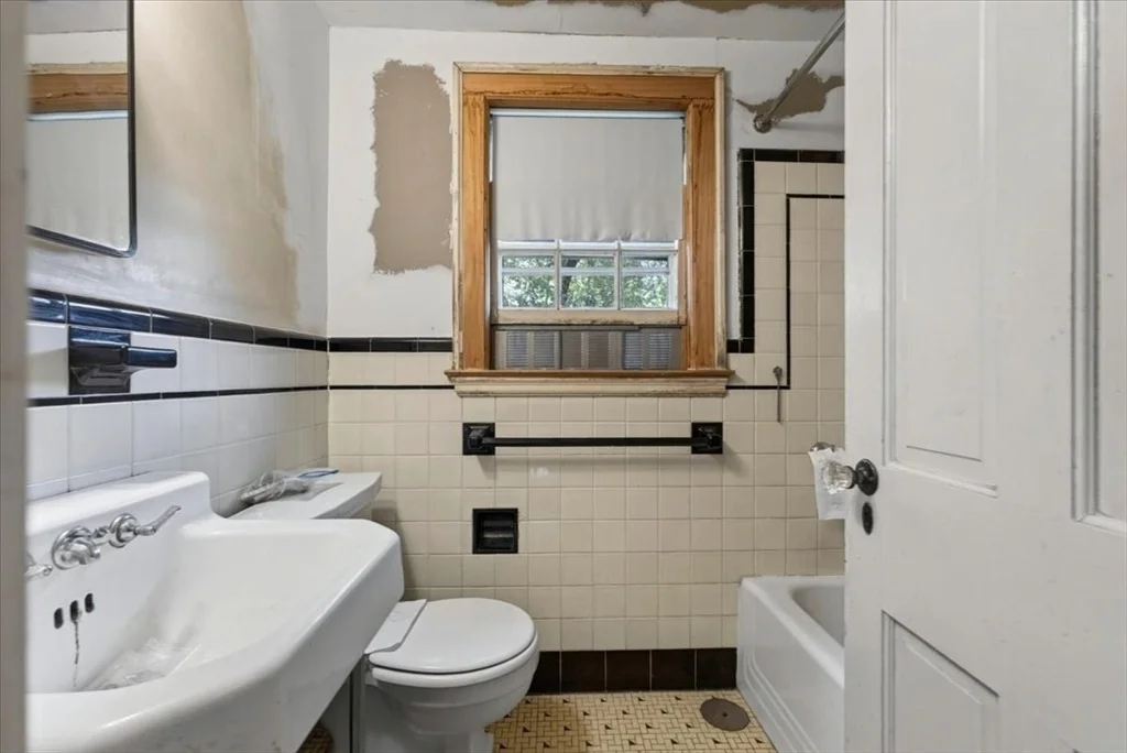 Photo of 25 Leland Rd