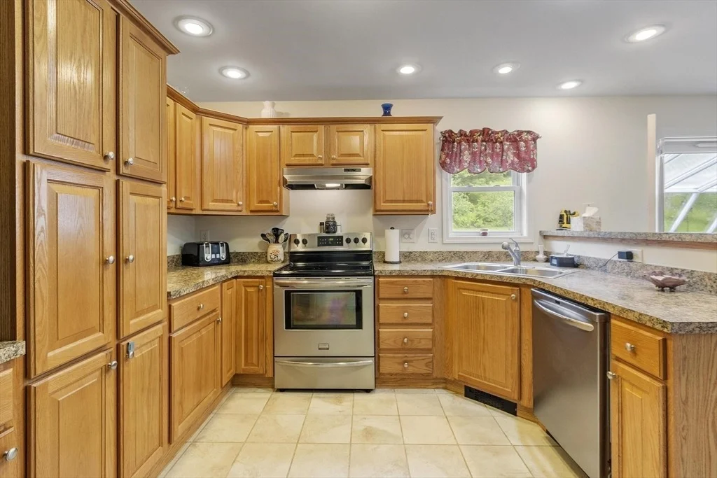 Photo of 240 Farley Rd