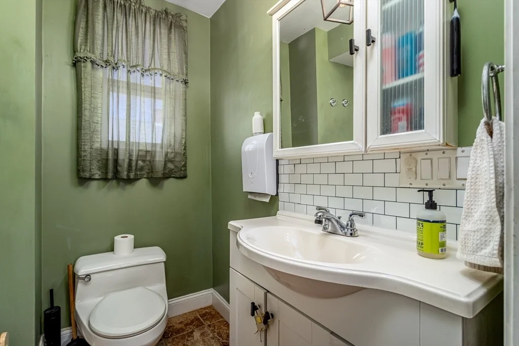 Photo of 186 Lincoln Ave