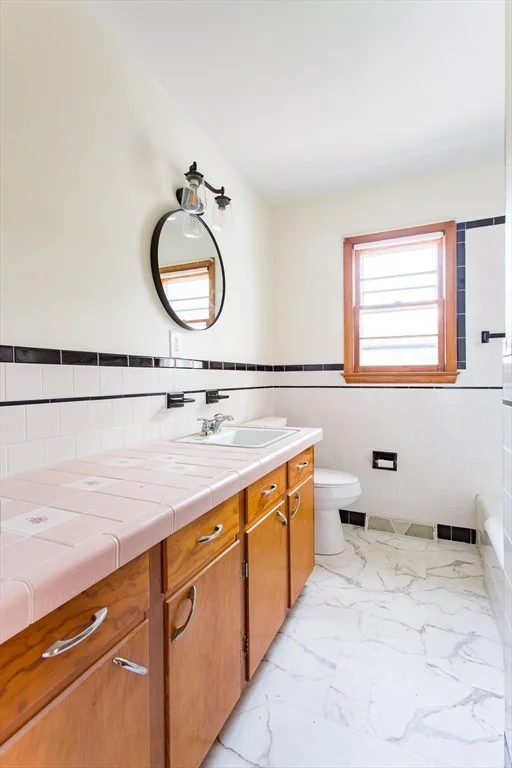Photo of 1102 East Rd