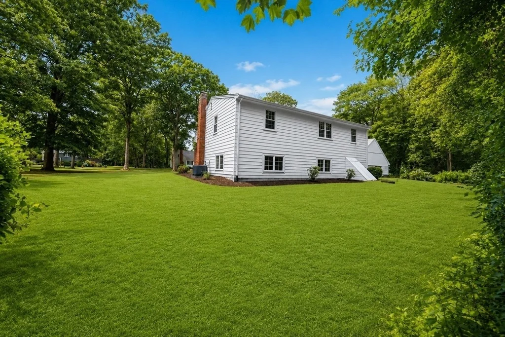 Photo of 33 Edgewood Rd