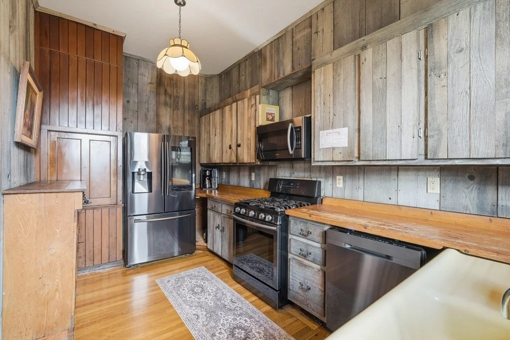 Photo of 270 Maple St
