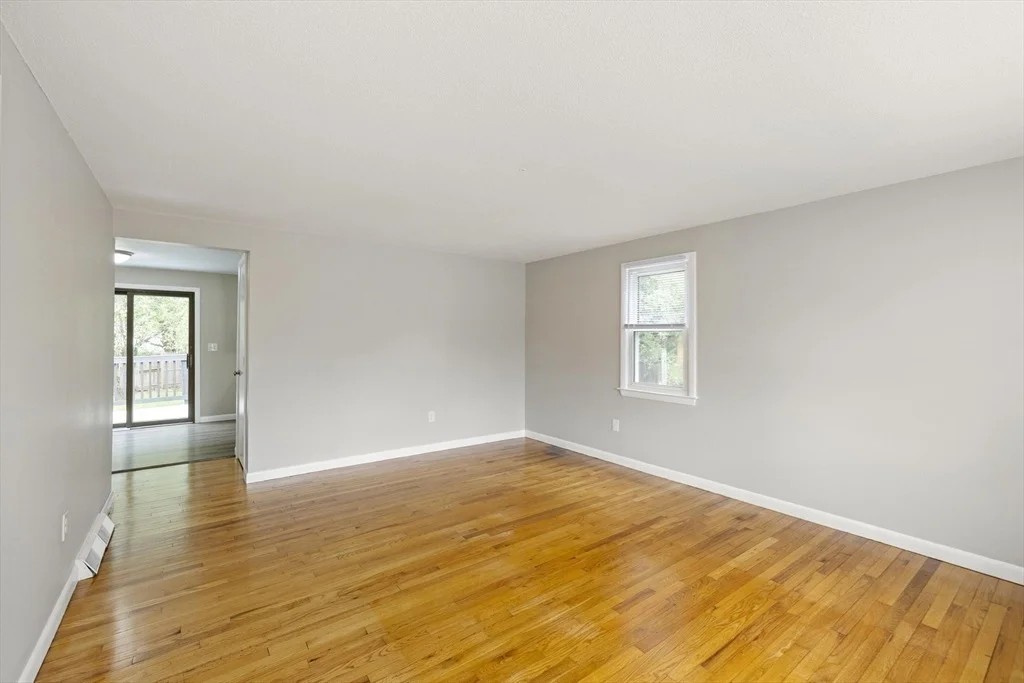 Photo of 28 Bog Hollow Rd