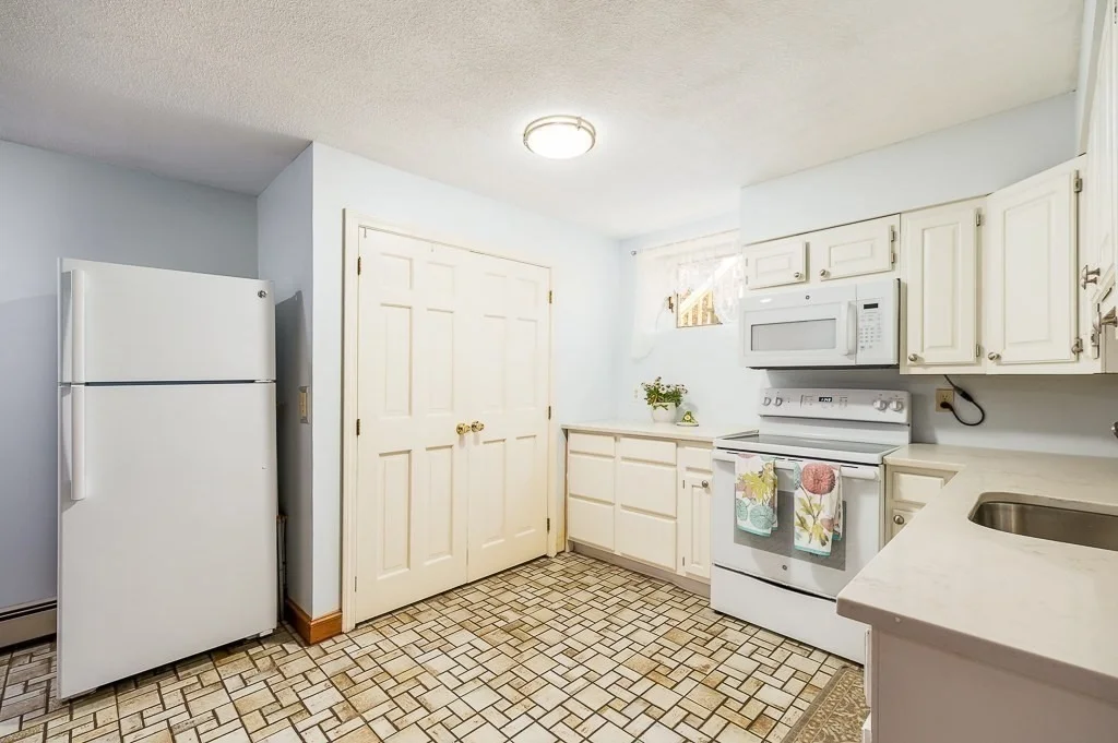 Photo of 28 Macomber Road