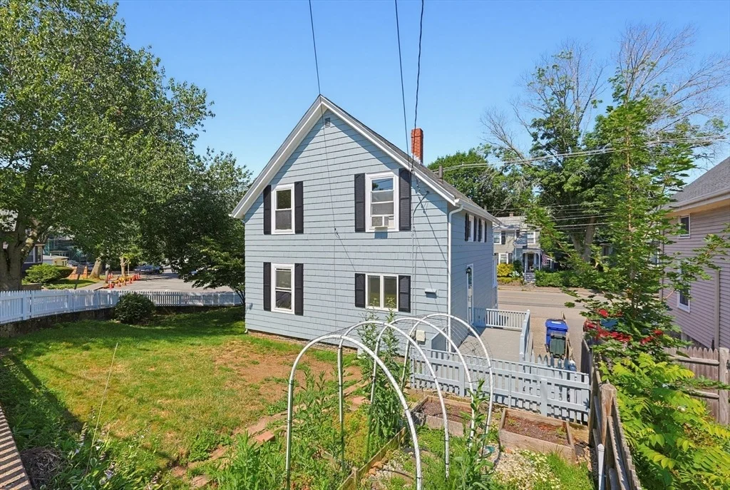 Photo of 210 Pleasant Street