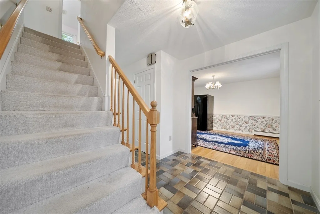 Photo of 8 Lillian Dr