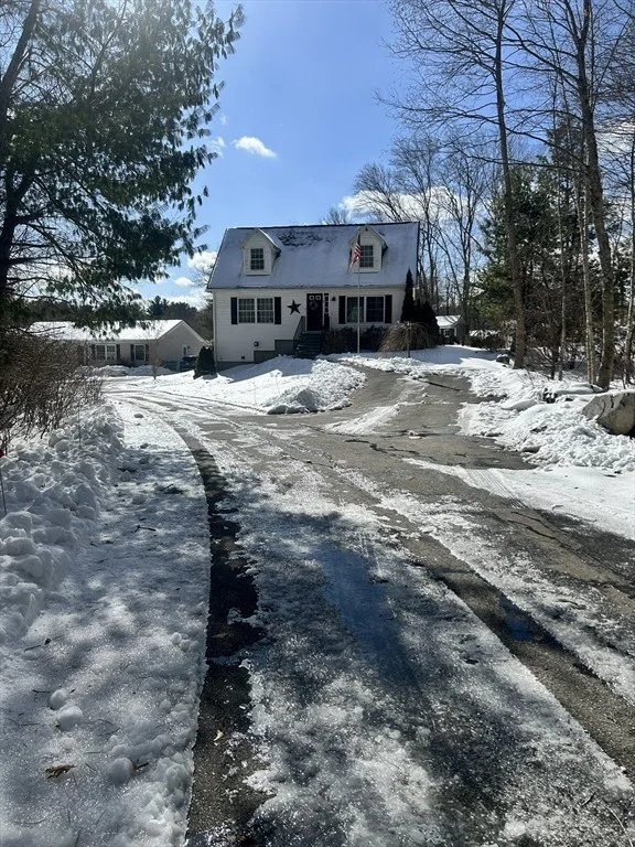 Photo of 4 Brookstone Dr