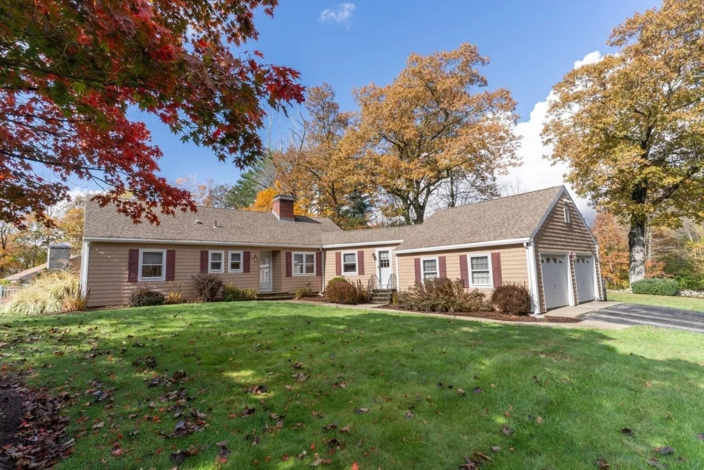 Photo of 1 Leslie Ln