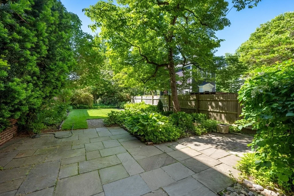 Photo of 33 Chestnut St