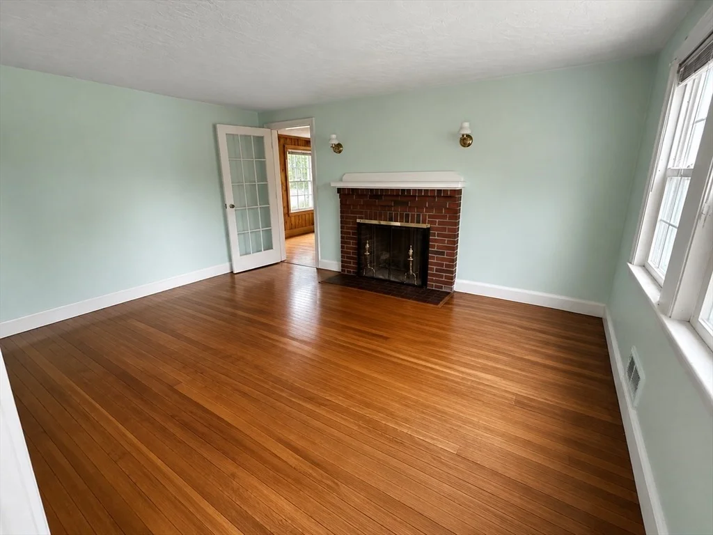 Photo of 63 Oak St