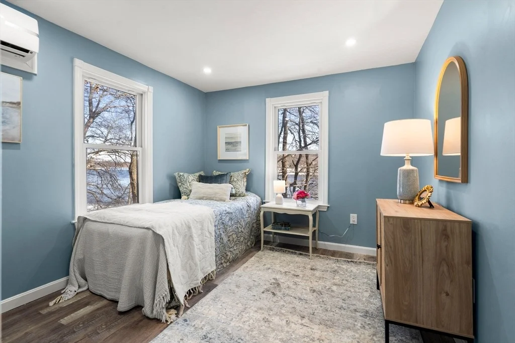 Photo of 25 River Rd