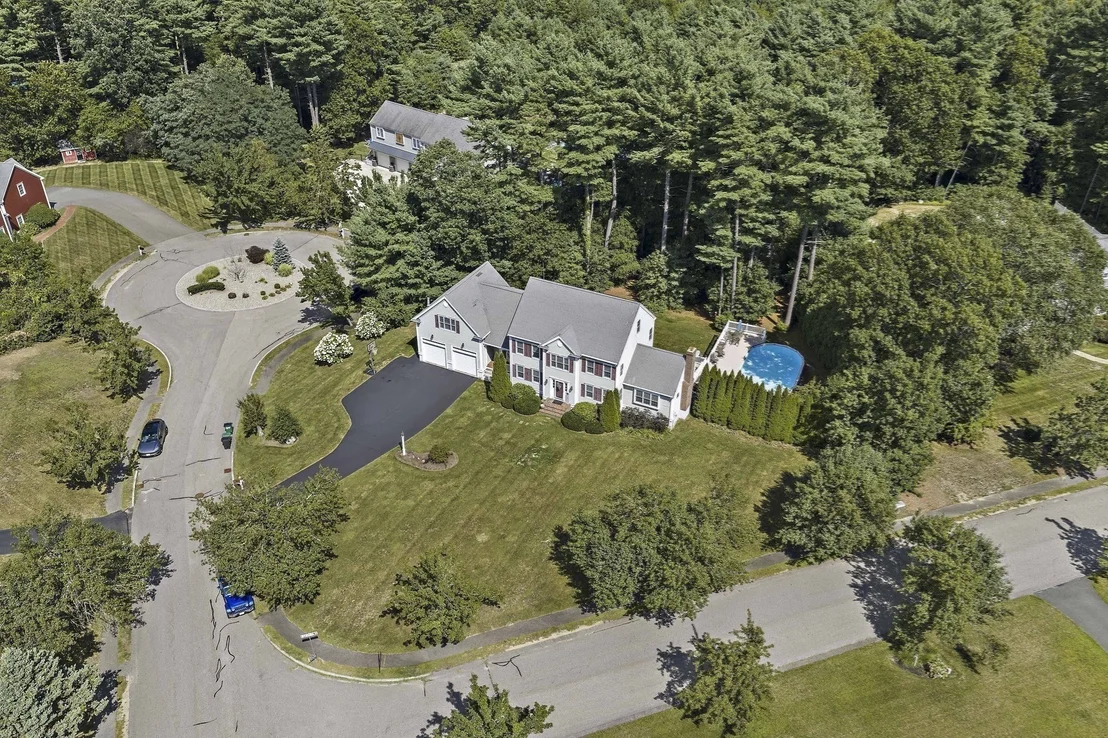 Photo of 49 Lantern Ln