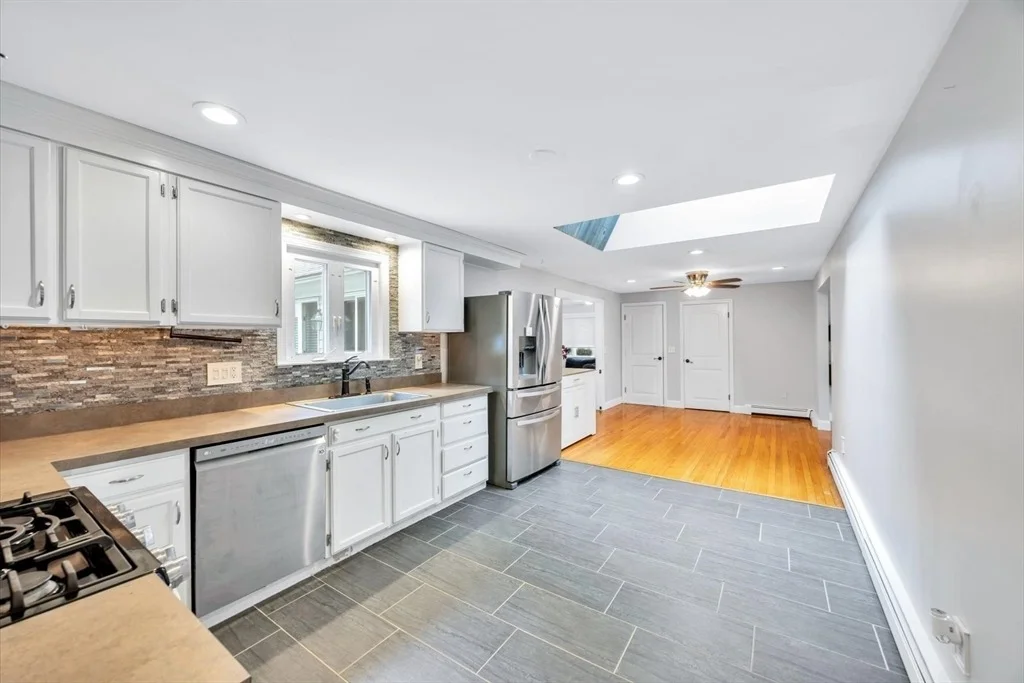 Photo of 16 Pine View Dr