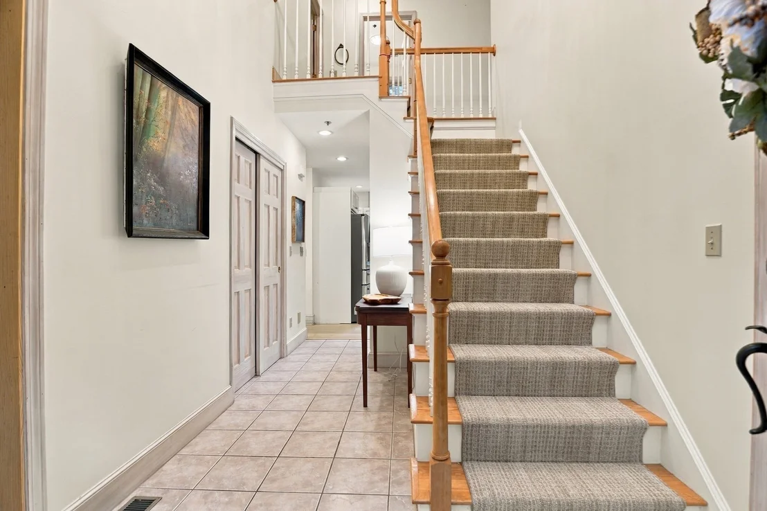 Photo of 9 Fox Run Dr
