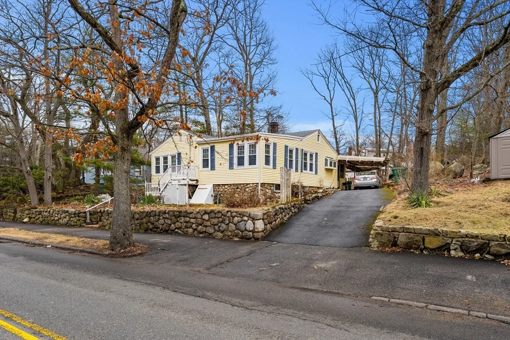 Photo of 111 Den Quarry Rd