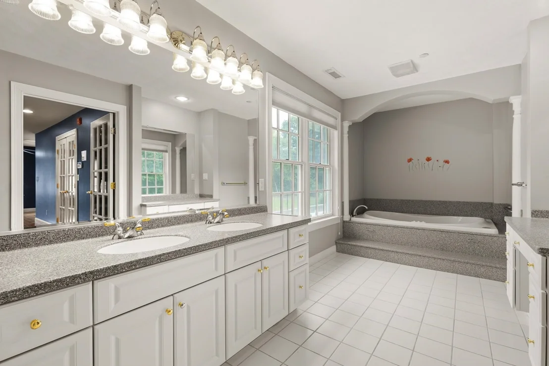 Photo of Unit 8 at 8 Dansreau Place