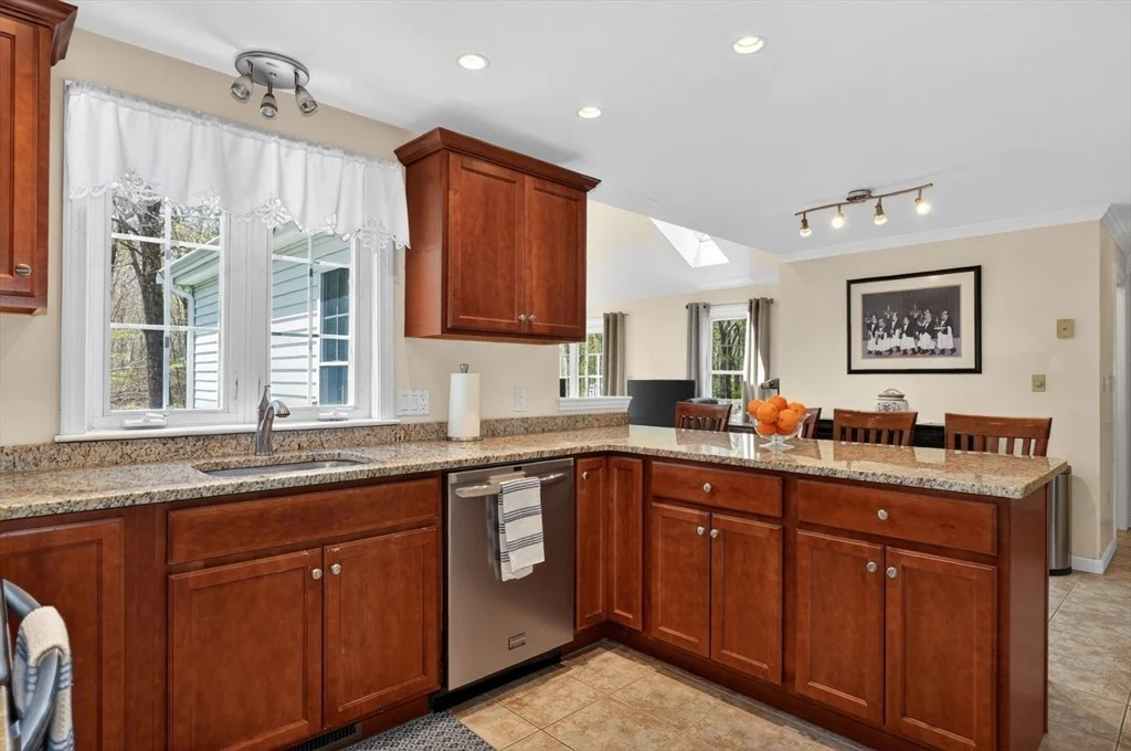Photo of 10 Cooper Dr