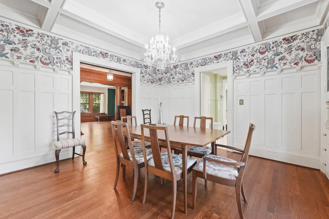 Photo of 98 Bellevue Ave
