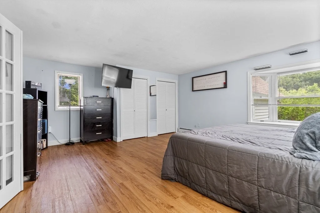 Photo of 209 Main St