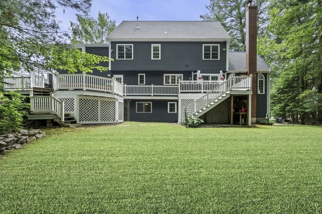 Photo of 12 Tarbox Ln