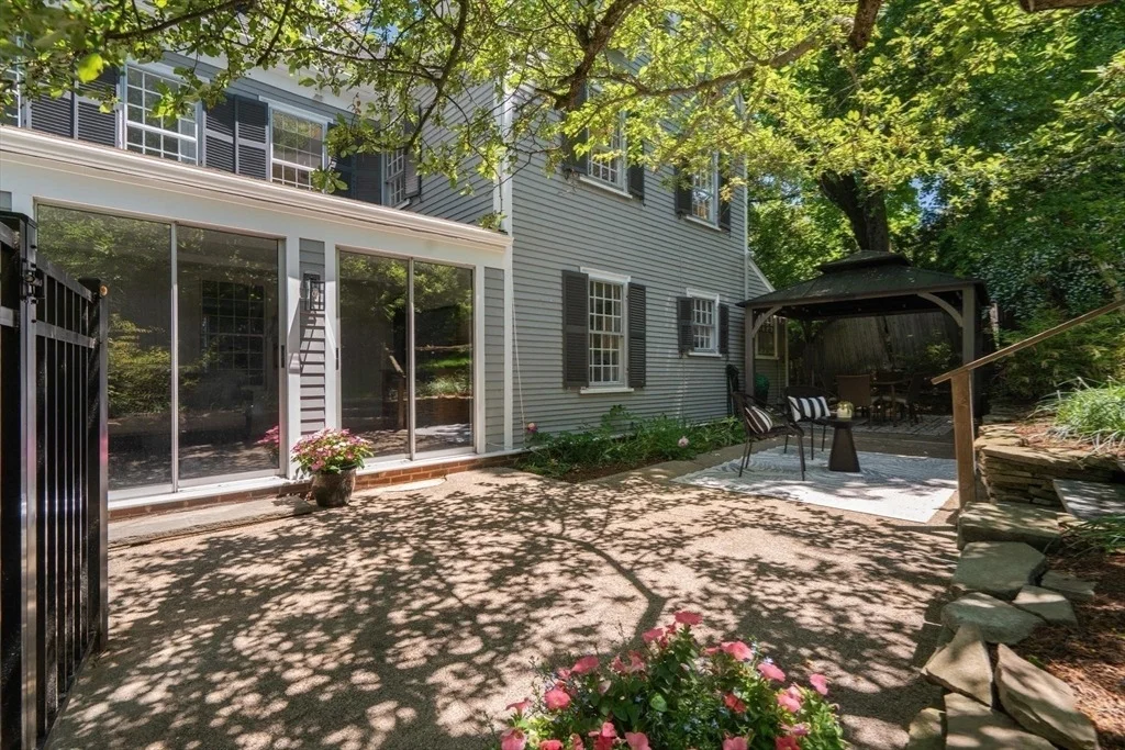 Photo of 25 Chestnut Hill Rd