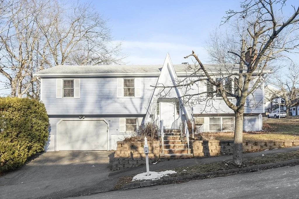 Photo of 27 Donnelly Dr