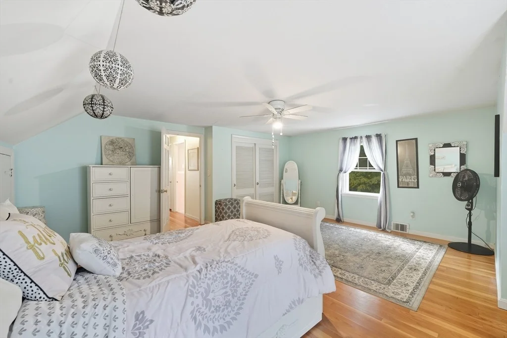 Photo of 11 Hickory Hill Dr