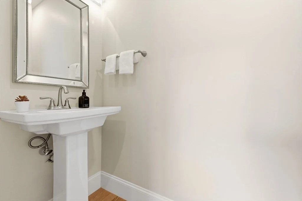 Photo of 129 Dennison Ave